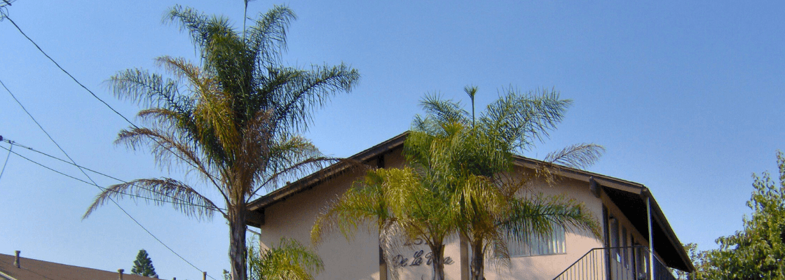 2525 De La Vina Exterior